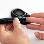 Sapte copii cu diabet beneficiaza de dispozitive de monitorizare a insulinei